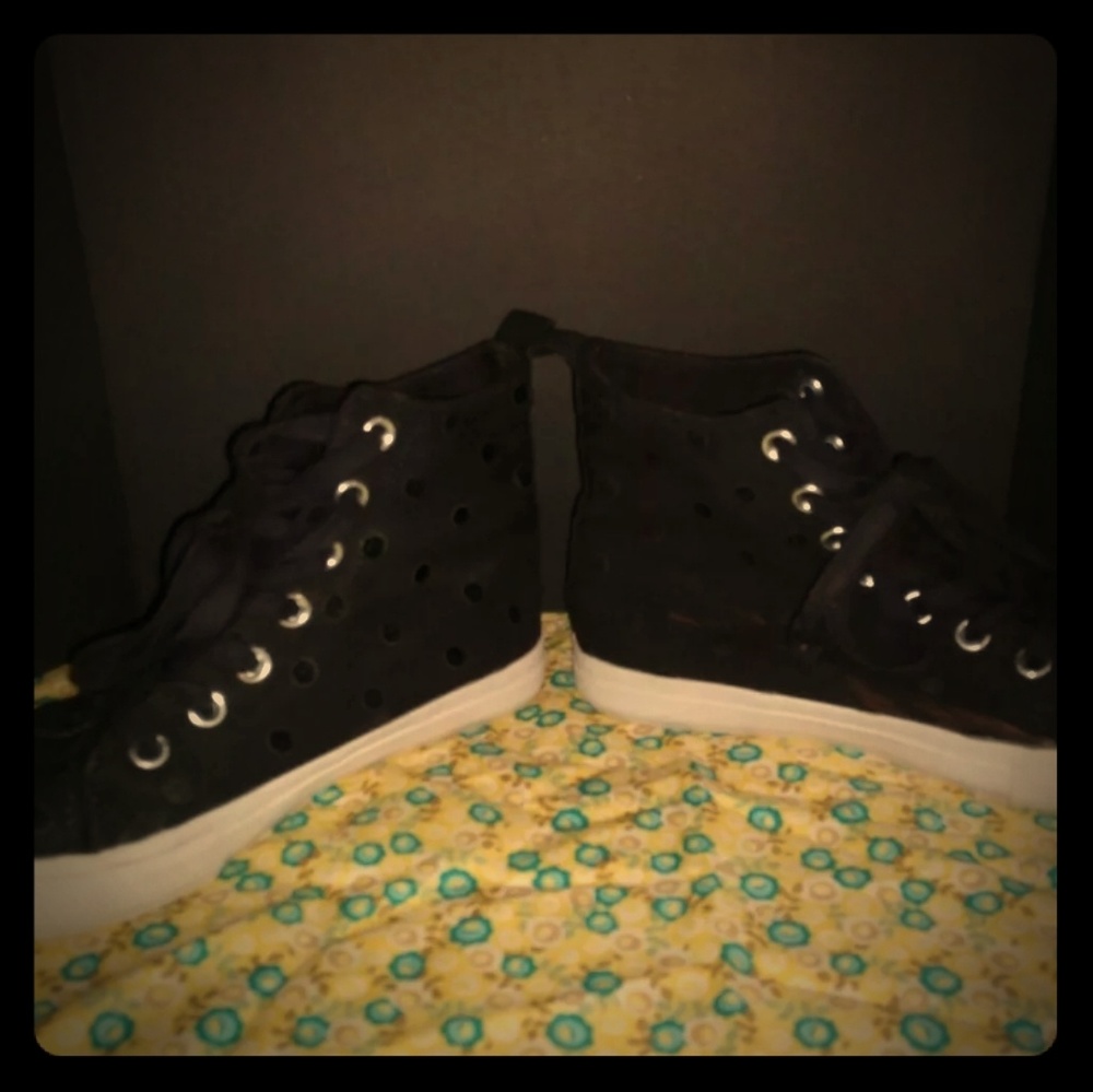 Aeropostale Sz 6 Women's Canvas Polka Dot Hi Tops